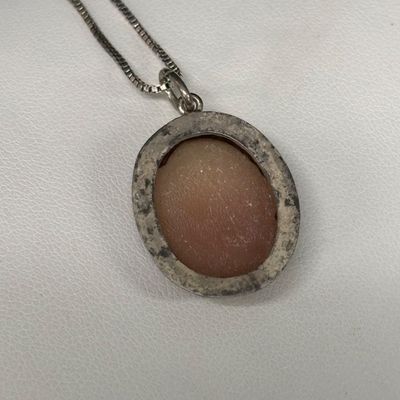 LOT 97: Vintage Cameo Pendant on a 925 Sterling Chain 5gtw