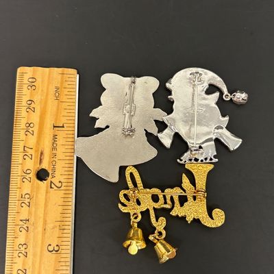 LOT 40: Vintage Holiday Costume Jewelry