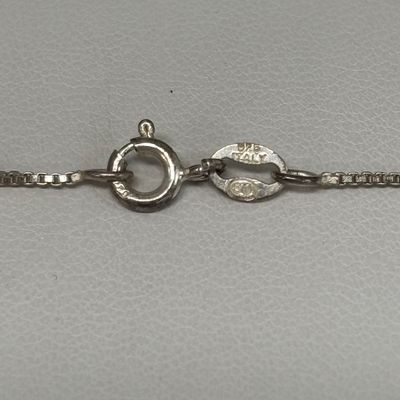 LOT 108: Sterling 925 Minoan-Style Double Headed Axe Pendant and Chain 7.47g