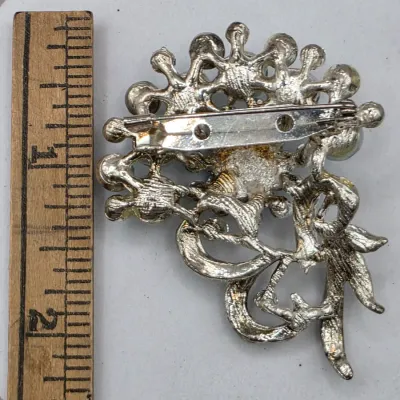 LOT 58: Collection of 5 Vintage Silvertone Brooches Mazer & More