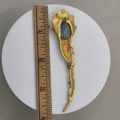 LOT 63: Vintage Gold Tone Brooches