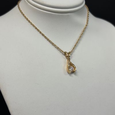 LOT 53: Diamond and 14K Gold Pendant on 14K Gold Chain 3.8gtw