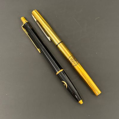 LOT 31: Collection of Vintage Pens