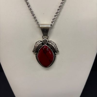 LOT 82: Natural Stone and 925 Silver Pendant 15.1gtw on a 925 Silver Chain 14.2g