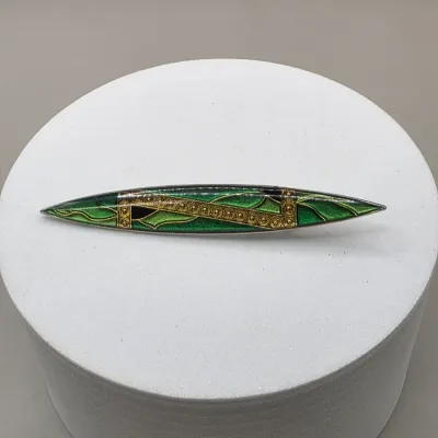 LOT 63: Vintage Gold Tone Brooches