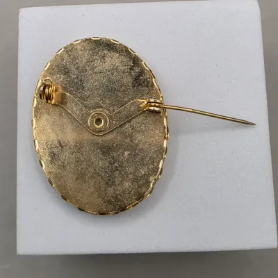 LOT 60: Vintage Gold & Silver Tone Brooches & Pins Sarah Coventry Liz Claiborne & More