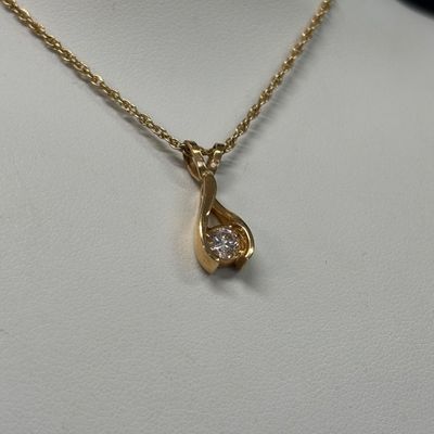 LOT 53: Diamond and 14K Gold Pendant on 14K Gold Chain 3.8gtw