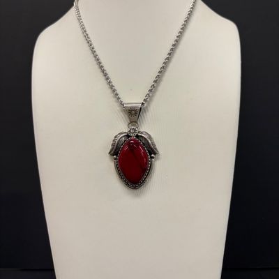 LOT 82: Natural Stone and 925 Silver Pendant 15.1gtw on a 925 Silver Chain 14.2g