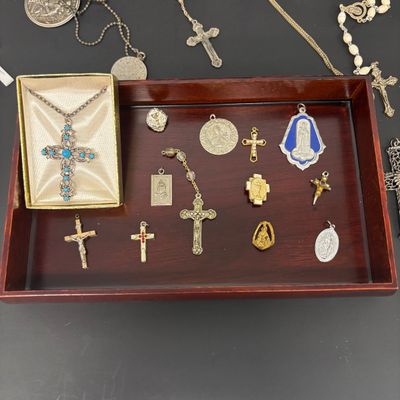 LOT 32: Assortment of Religious Iconography - Rosaries, Crosses & More