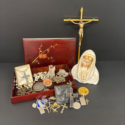 LOT 32: Assortment of Religious Iconography - Rosaries, Crosses & More