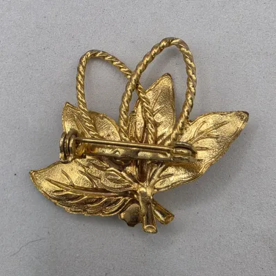 LOT 60: Vintage Gold & Silver Tone Brooches & Pins Sarah Coventry Liz Claiborne & More