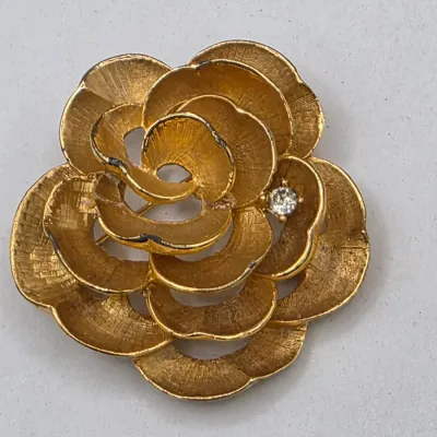 LOT: 59 Vintage Silver and Gold Tone Brooches, Pins, & Clip-Ons Royal Adderly, Coro, Boucher & More