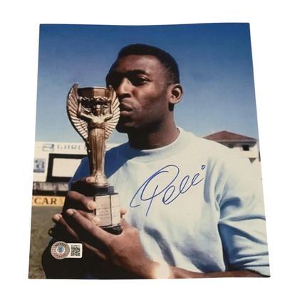 Pele Autograph Signed 8x10 inch Photo with BAS Beckett COA