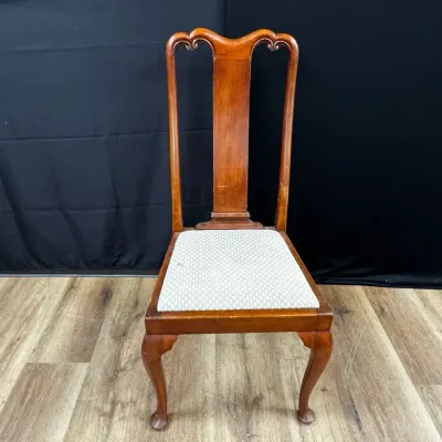 Robert-Lord Antique Chair 