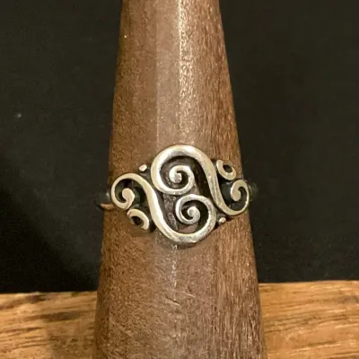 James Avery Retired Spanish Swirl Ring