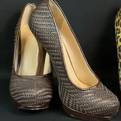 Joan & David 5 Inch Brown Size 6 Heels