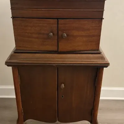 Working Antique 1920s Hand-Crank Cabinet Phonograph with Record Storage