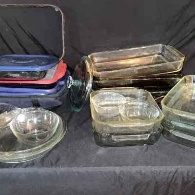 Large Mystery Of Pyrex Dishes 