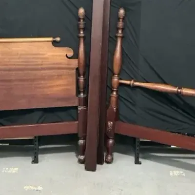 Pineapple Four-Post Bed