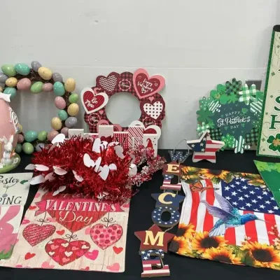 Easter, Valentines, 4th Of July, & Patty’s Day Decor