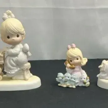 Precious Moments Figurines
