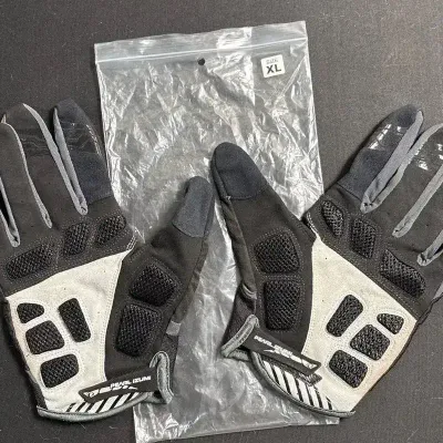 Pearl Izumi Cycling Gloves – Fingerless – Size XL – Black & White
