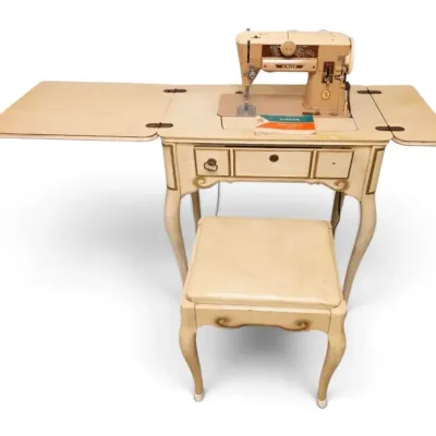Singer Slant-O-Matic 401 Sewing Machine
