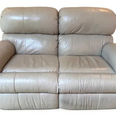 Flexsteel “Chicago” Leather Dual-Reclining Beige Loveseat (Model 3066-60)