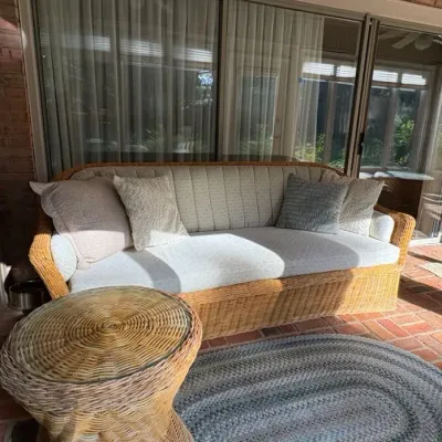 Patio Set With Outdoor Rug!