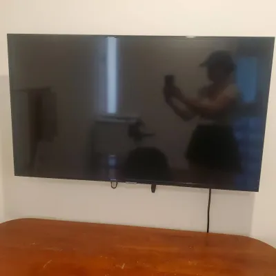 43" Samsung TV and Mounting | Working Condition | Heavy