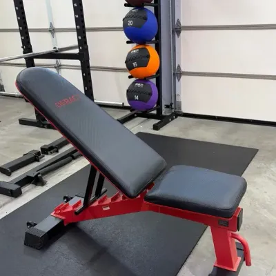 Slight Damage Back Uphols. DERACY adjustable weight bench / textured black vinyl Mat