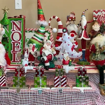 Christmas Decor: Lot B