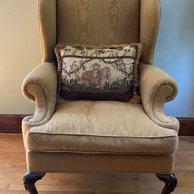 Vintage Henredon Queen Anne Wingback Armchair: Lot A