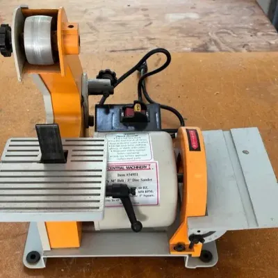 Central Machinery 1”x30” Belt/ 5” Disc Sander