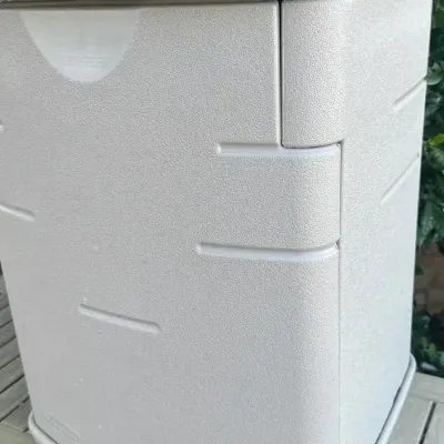 Rubbermaid Trash Container (19 Gal)   