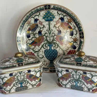 Chinese Export Style Porcelain Box Pair With Matching Plate: 3pcs