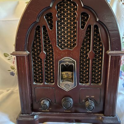 Vintage General Electric GE Cathedral Radio Reproduction