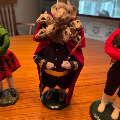 Byers Choice Carolers Nutcracker Mouse King