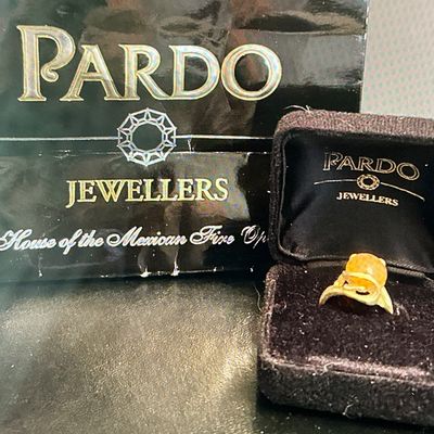 Pardo Jewelers, late 20th Century Yellow Gold Panther Motif Ring