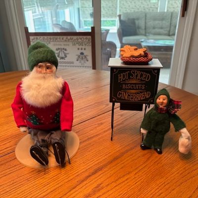 Byers Choice Caroler Santa and Accessories
