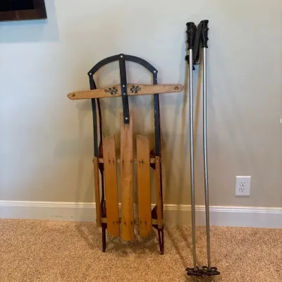 Paris Floating Steering Sled & Ski Polls *Upstairs*