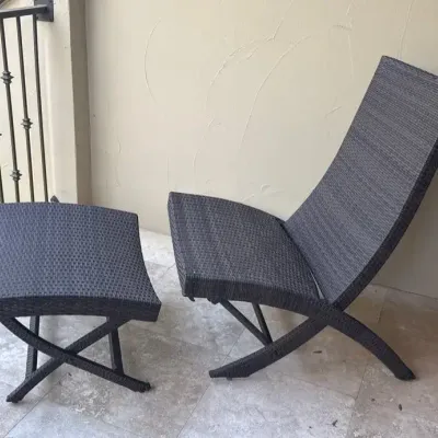 Brown (plastic) wicker lounging patio chair w/ ottoman - Lot 2 *Upstairs*