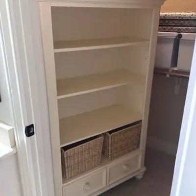 White Bookshelf With Adjustable Shelves, Storage Baskets And Drawers *Upstairs*