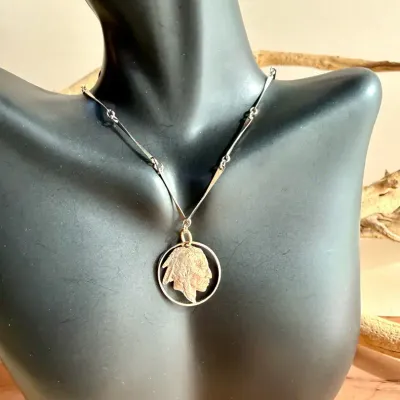Southwestern Indian Head Portrait Pendant Necklace – Vintage Western Style