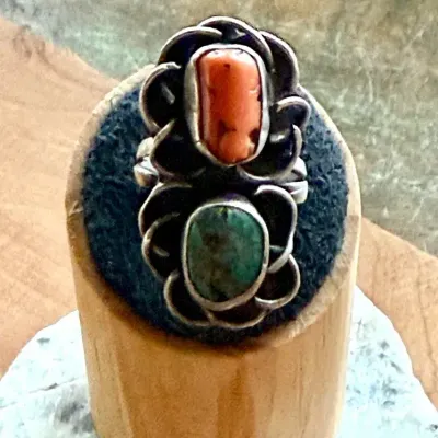 Vintage Southwestern Turquoise & Coral Sterling Silver Statement Ring – Size 6
