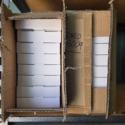 3004 2 boxes of cubix amenity trays