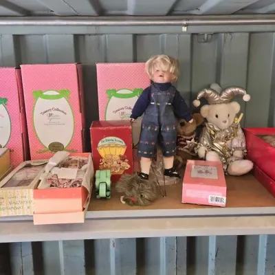3014 collectable dolls and toys