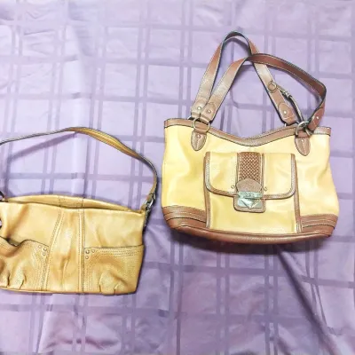 Sale Photo Thumbnail #203: BOC PURSE AND TIGNANELLO HANDBAGS