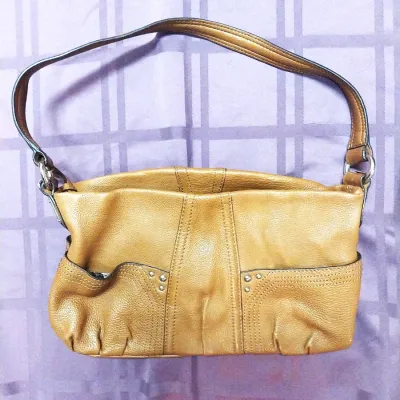 Sale Photo Thumbnail #206: BOC PURSE AND TIGNANELLO HANDBAGS