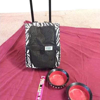 Sale Photo Thumbnail #5: LONG HANDLE ROLLING PET CARRIER